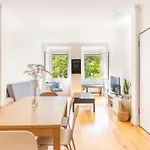 Comfy 3 Bedroom Campo De Ourique Lisboa