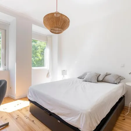 Appartamento Comfy 3 Bedroom Campo De Ourique Lisbona