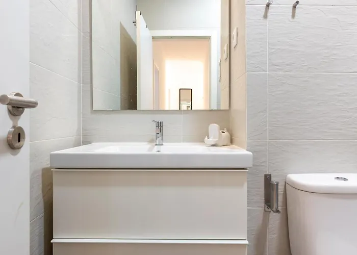 Comfy 3 Bedroom Campo De Ourique