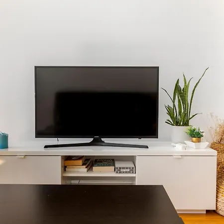 Comfy 3 Bedroom Campo De Ourique Apartman *
