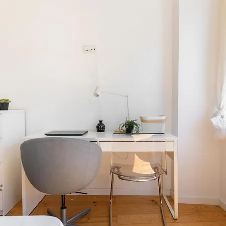 Comfy 3 Bedroom Campo De Ourique Apartman *