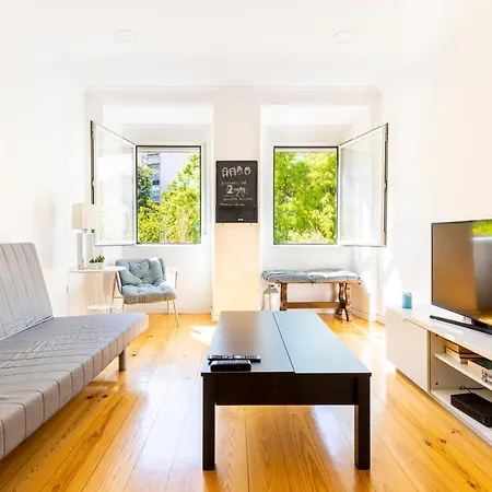 Comfy 3 Bedroom Campo De Ourique ליסבון