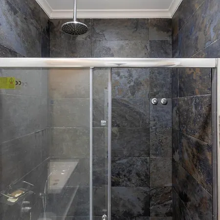 Comfy 3 Bedroom Campo De Ourique ליסבון