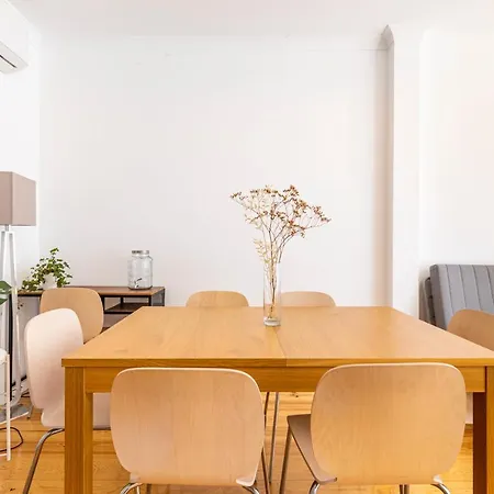 Comfy 3 Bedroom Campo De Ourique